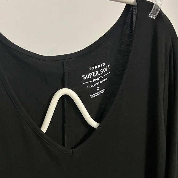 Torrid Favorite V-neck Tunic Tee Sz 2 Black - Picture 5 of 7